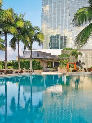 🌴 Miami's Must-Stay: Four Seasons Hotel 🏖️