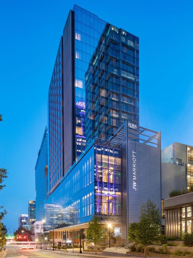 🌟 Charlotte's Chic Sleeps: JW Marriott Magic 🌃