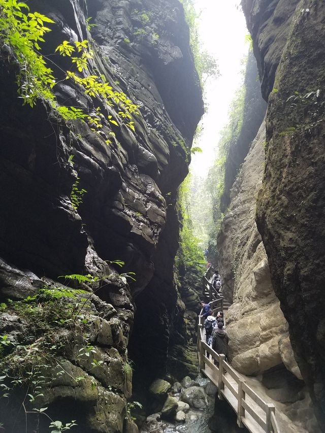 武隆：你避不开的巨坑
