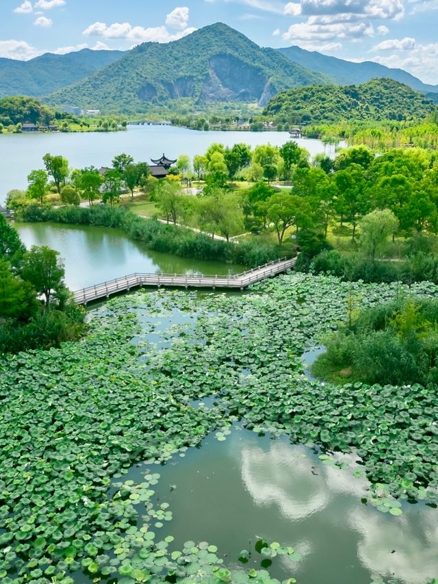 天氣炎熱，我在杭州找到了18°C的避暑洞穴。