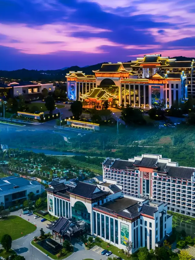 Wuyuan Xinbang Hotel (Wunvzhou Branch) - A poetic dwelling in the mist. 