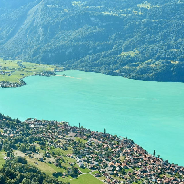 Golden pass through Brienz such a Heaven place 