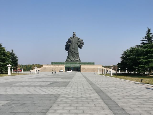 氣勢磅礡的漢高祖故里景區。