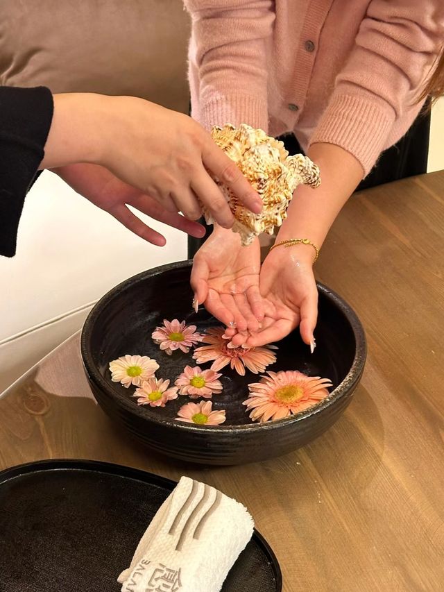 這家新開的水療我連續去了三次。