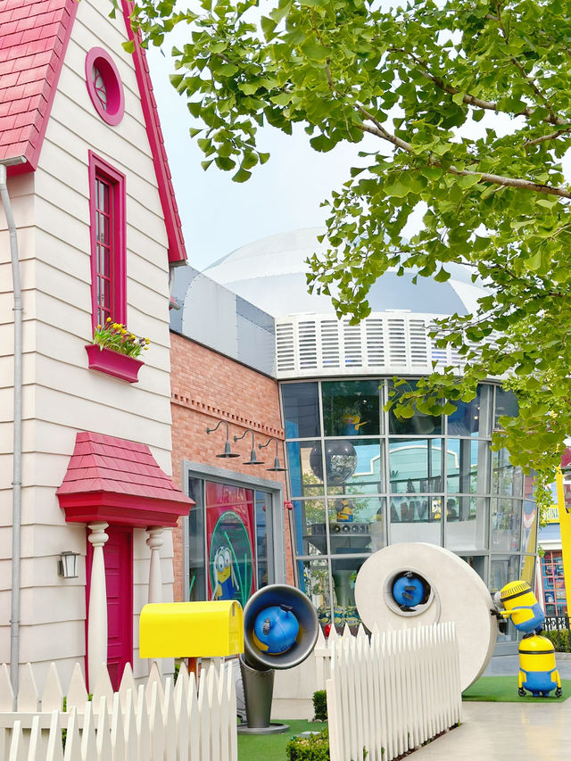 Minion Land: The only place where being silly is mandatory 🤪