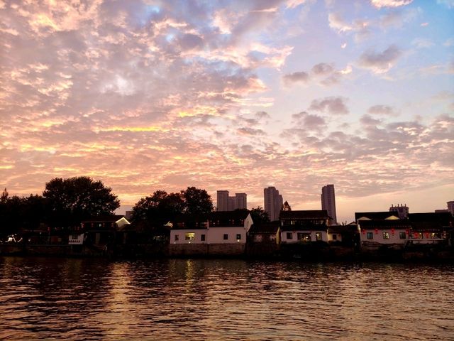 A Peaceful Evening at the Grand Canal in Hangzhou 🌅🚤