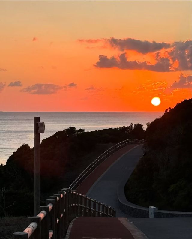 喺世界嘅盡頭，再純嘅牛馬都會鬆弛到流眼淚