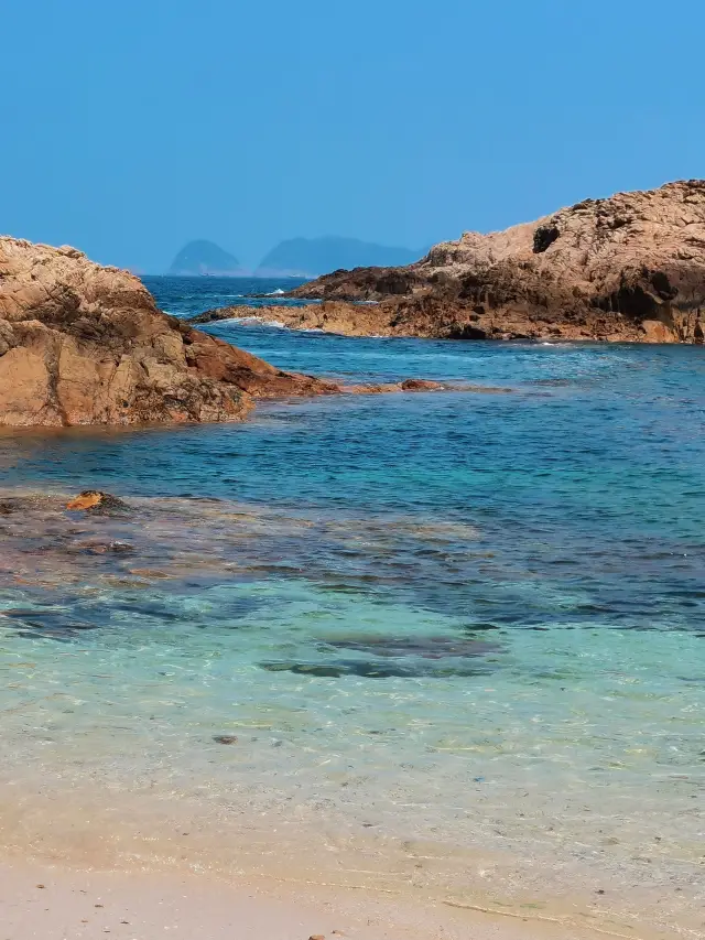 Kayaking at Green Egg Island in Hong Kong, super thrilling!