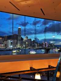 維港夜景相伴，晚餐氛圍感拉滿🌃