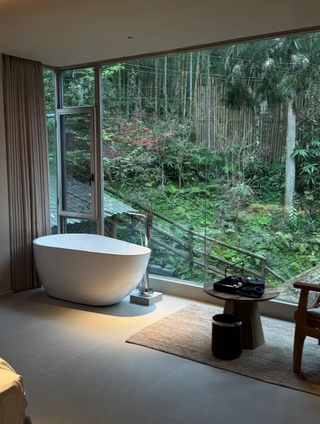 夏日沐浴喺山野，投入山野嘅鬆弛感！