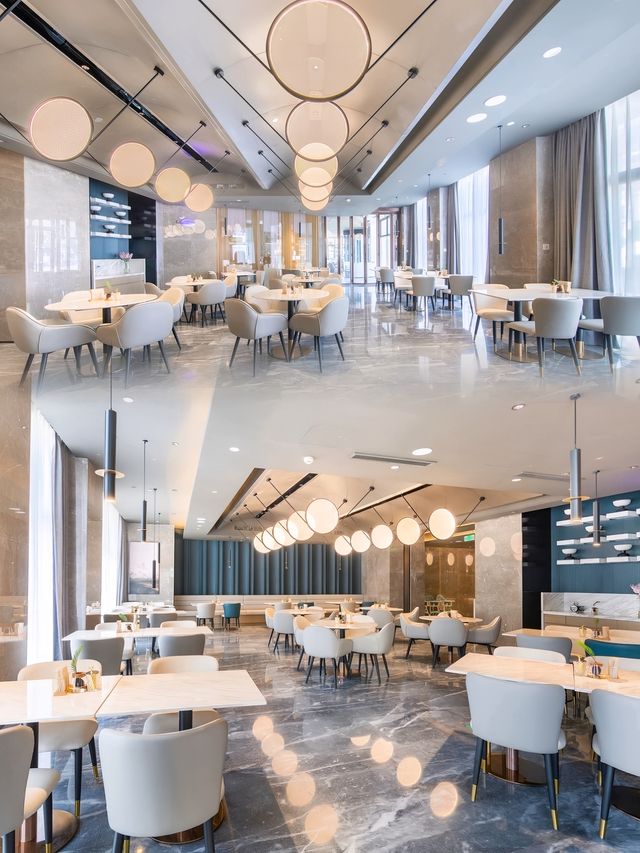 寬敞明亮--連雲港蘇寧廣場亞朵酒店
