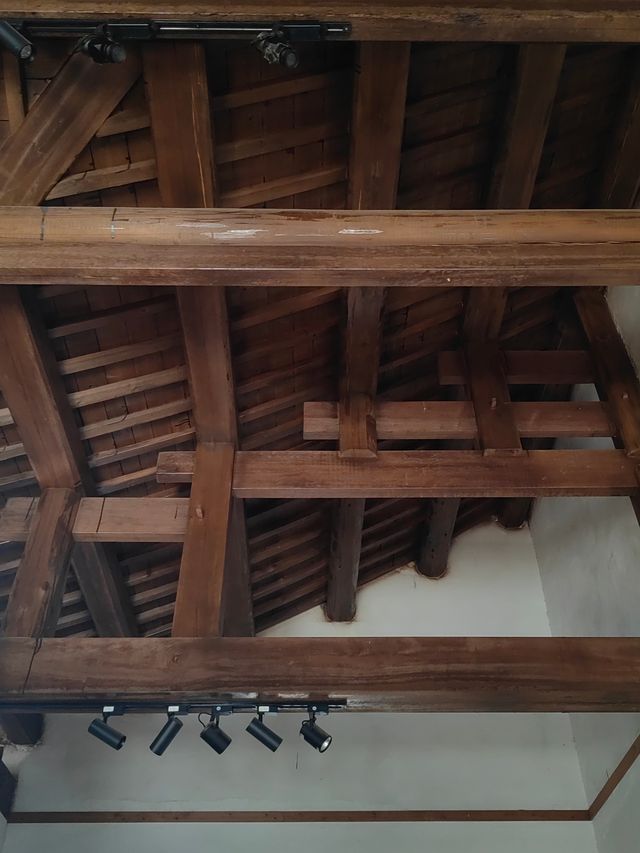 湖南長沙銅官鎮東山寺戲台