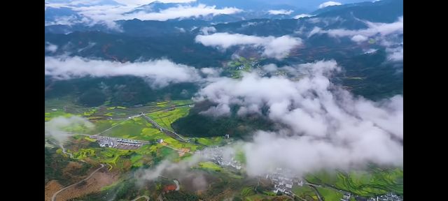 邂逅篁嶺，赴一場夢幻的田園之約   踏入篁嶺，彷彿穿越時空，走進了一幅被歲月珍藏的江南畫卷。連綿的山
