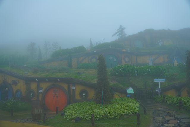 郴州旅遊攻略:山水畫卷間的仙境之旅,紅岩綠水醉人心 郴州旅遊攻略:山水畫卷間的仙境之旅,紅岩綠水醉人心