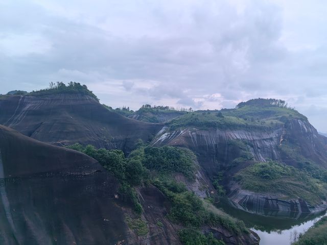 郴州旅遊攻略:山水畫卷間的仙境之旅,紅岩綠水醉人心 郴州旅遊攻略:山水畫卷間的仙境之旅,紅岩綠水醉人心