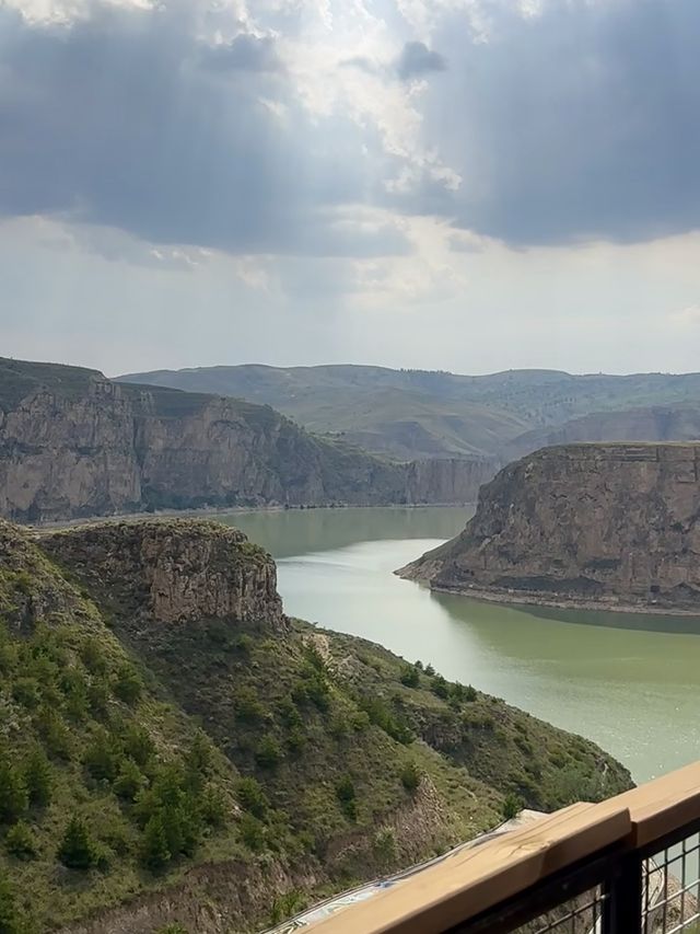 懸崖上的神仙民宿讓我在清水河躺平一整天！