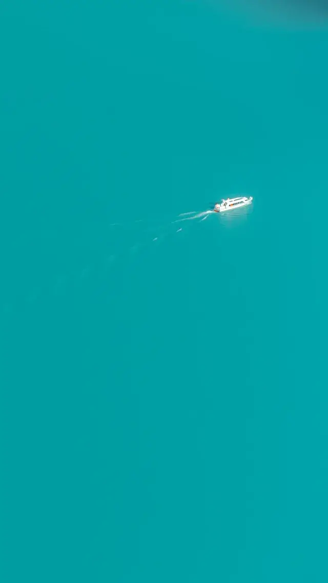 我為喀納斯湖的藍色取了一個名字「山靈黛」 我為喀納斯湖的藍色取了一個名字「山靈黛」