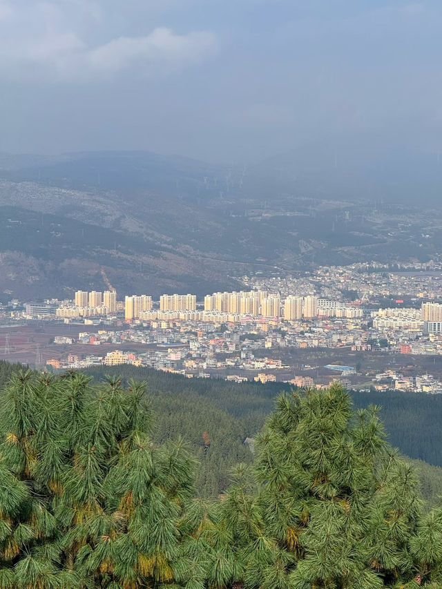 在雲與城的褶皺裡,撞見十萬人間煙火 在雲與城的褶皺裡,撞見十萬人間煙火