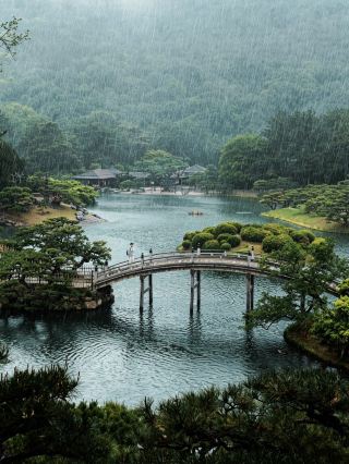 Takamatsu Travel｜Ritsurin Garden in the Rain is a Fairyland