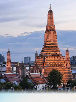 Spot Sunset Paling Estetik di Bangkok, Seberang Wat Arun.