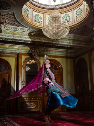 Capture stunning ethnic-style photos in the courtyard of Kashgar Fule Homestay