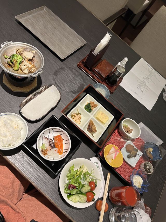 눈 내리는 뷰 보며 노천탕, 일본 갬성 신식 호텔♨️