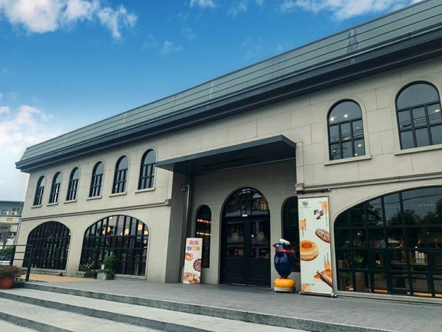 宜蘭景點 超品起司烘焙工坊 超吸睛冰品 超好拍挑高書牆 超好買的甜點起司餅乾