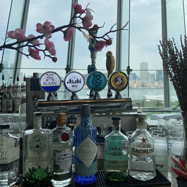 環境很好！可以欣賞維多利亞港，港灣美景！