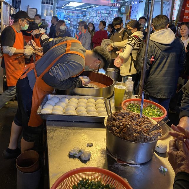 Raohe Night Market ตลาดคืนชื่อดังของกินอร่อยในไทเป