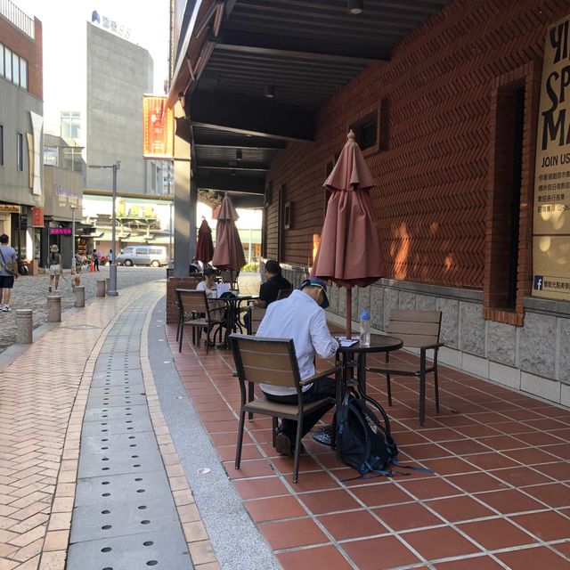 鷹歌光點美學館