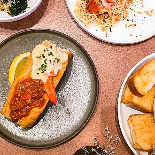 Chunky Lobsters at Orchard Gateway