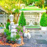 Grand’s Garden Cafe & Eatery