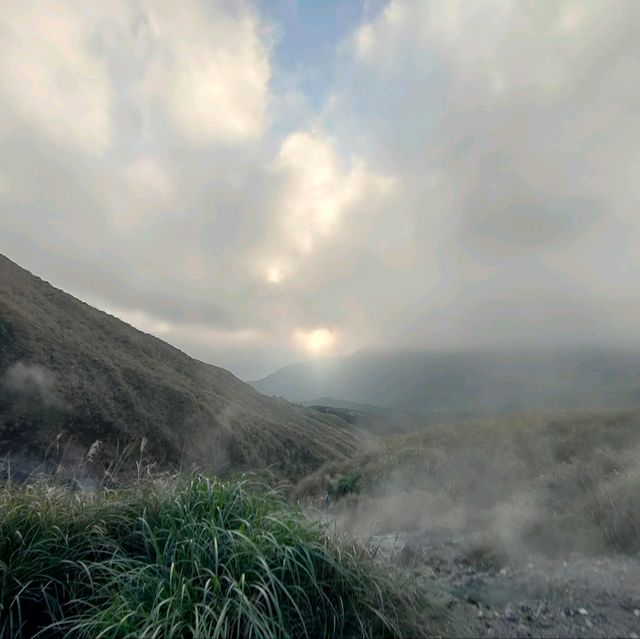 煙霧裊裊-陽明山小油坑風景區
