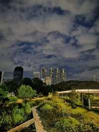 ถ่ายรูป  เช็คอินที่สวนเบญจกิติ 