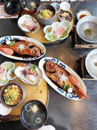 伊豆急下田駅近くで、魚介ランチ