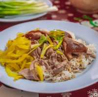 หมี่เหลืองผัดป้าเมียด ตำนานความอร่อยเมืองในหมอก
