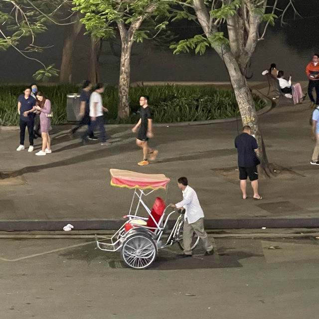 河內晚上必到的打卡位～還劍湖