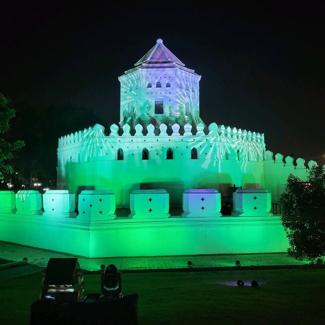 สวนแสงที่สวนสันติชัยปราการ