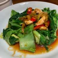肉嫩！鮮甜！多汁！必吃紅燒乳鴿 ～ 金光鴿王