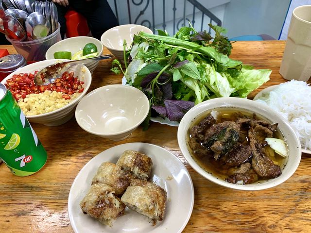 ベトナム　ベトナム観光　ハノイに来たからにはブンチャー ダックキムのブンチャーを食べないと！