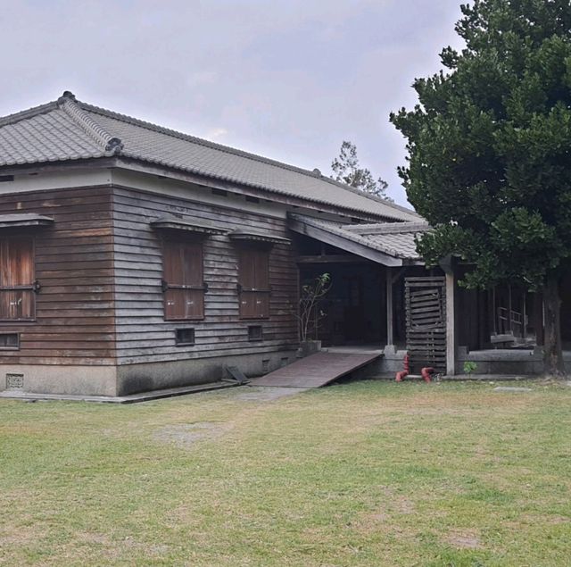 遇見花池，日本庭園即視感。