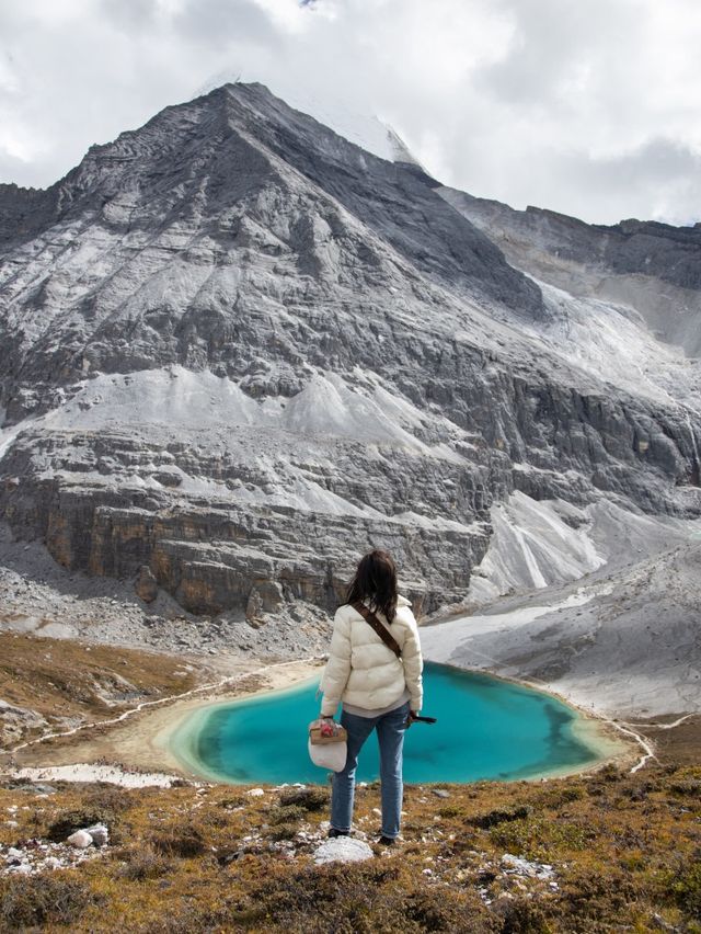 The famous hike to the milk lake in Yading