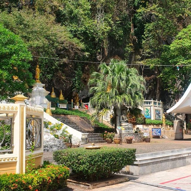 วัดถ้ำเสือ วัดดังเมืองกระบี่