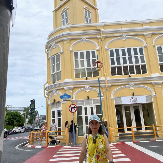ถึงแล้วนะภูเก็ต เดี๋ยวเขาว่ามาไม่ถึง ถึงแล้วนะภูเก็ต เดี๋ยวเขาว่ามาไม่ถึง