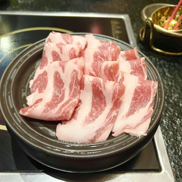 優雅宮廷風火鍋店