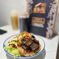 旺角新開人氣肉餅。焗飯專門店