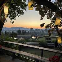 คาเฟ่ ร้านอาหาร ที่พัก ครบจบในที่เดียว