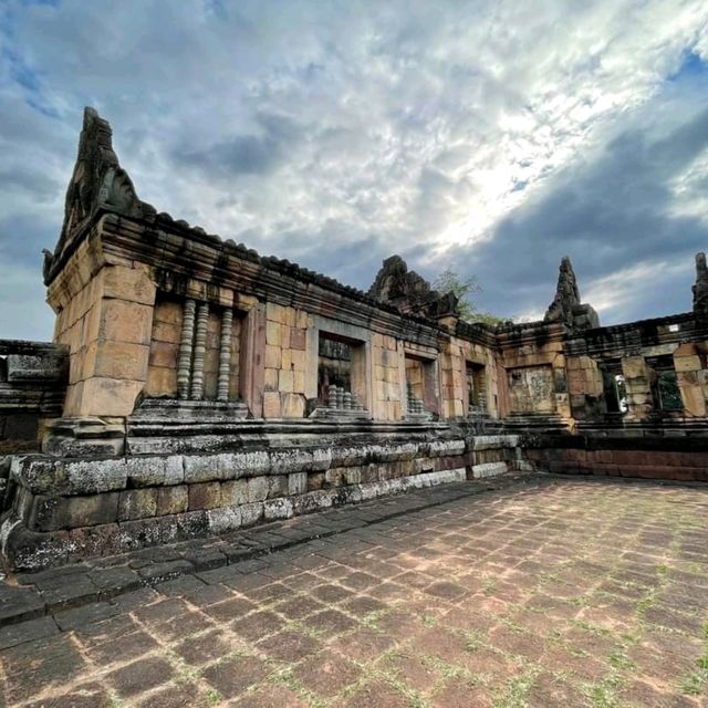 ประสาทเมืองต่ำ บุรีรัมย์