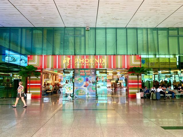 ベトナム　ベトナム観光　タンソンニャット国際空港は広々綺麗だったよ！