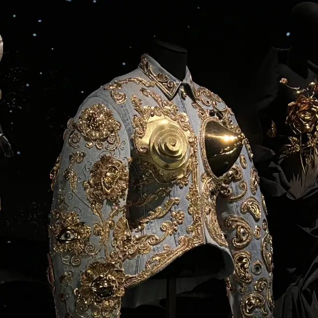 Schiaparelli Couture in National Gallery Victoria: Surrealistic + Couture